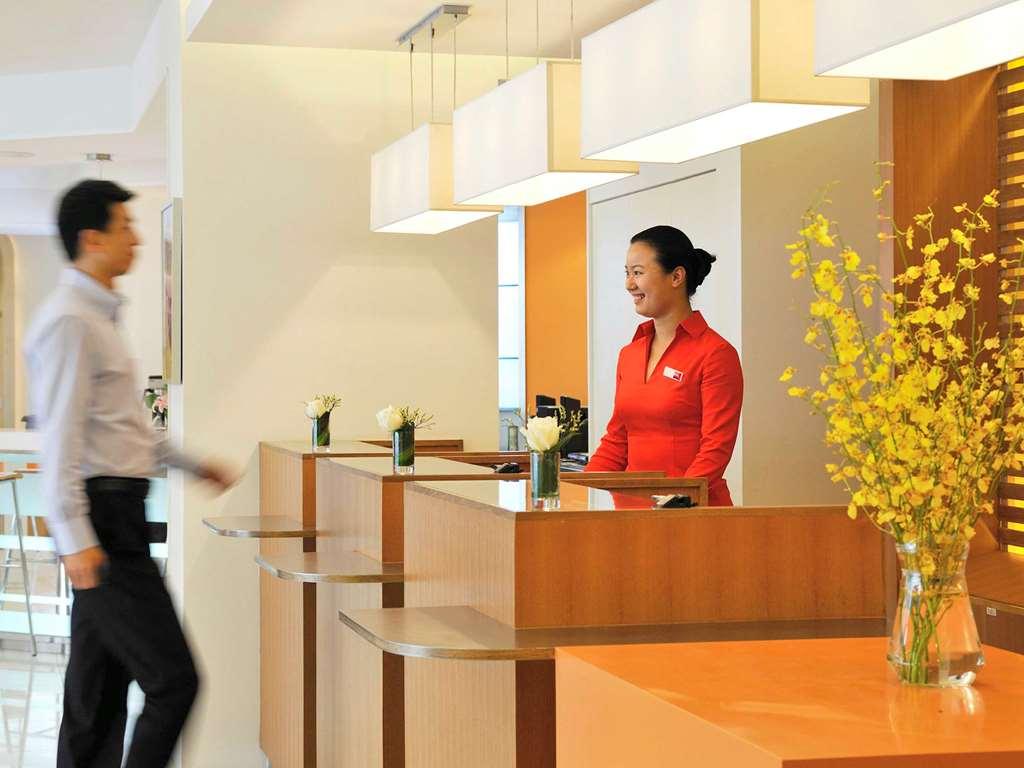 Ibis Rambouillet Hotell Exteriör bild